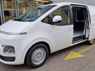 HYUNDAI Staria Cargo 84 kWh Amplia
