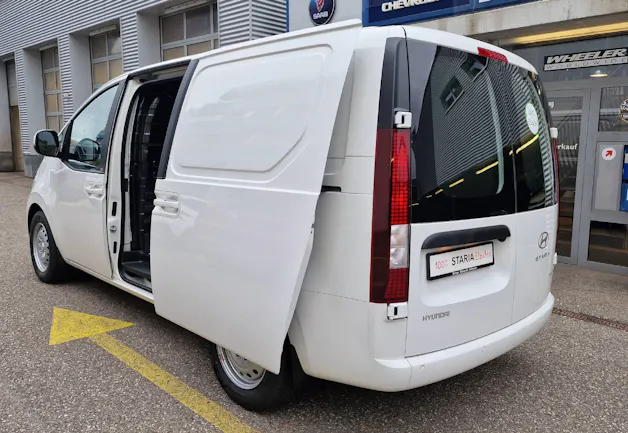 HYUNDAI Staria Cargo 84 kWh Amplia