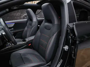 MERCEDES-BENZ CLA 35 AMG 4Matic 8G-DCT *Werksgarantie*Panorama*