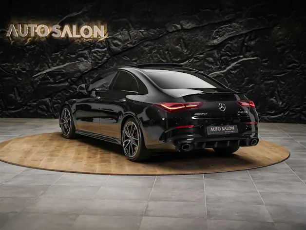 MERCEDES-BENZ CLA 35 AMG 4Matic 8G-DCT *Werksgarantie*Panorama*