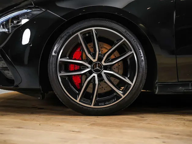 MERCEDES-BENZ CLA 35 AMG 4Matic 8G-DCT *Werksgarantie*Panorama*
