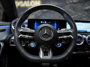MERCEDES-BENZ CLA 35 AMG 4Matic 8G-DCT *Werksgarantie*Panorama*