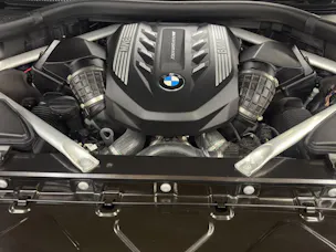 BMW X7 M50i