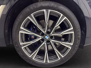 BMW X7 M50i