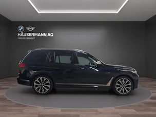 BMW X7 M50i
