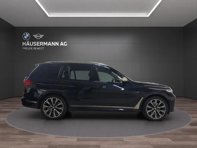 BMW X7 M50i