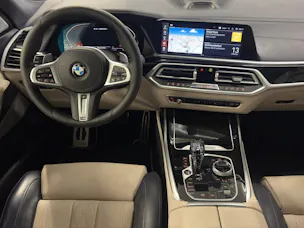 BMW X7 M50i