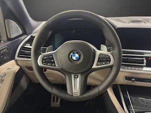 BMW X7 M50i