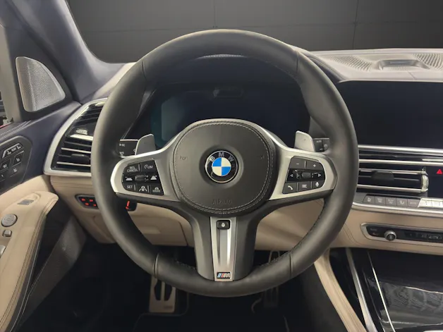 BMW X7 M50i