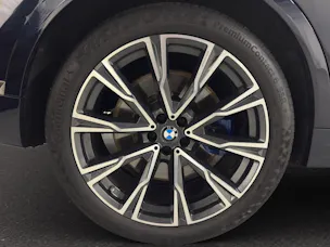 BMW X7 M50i