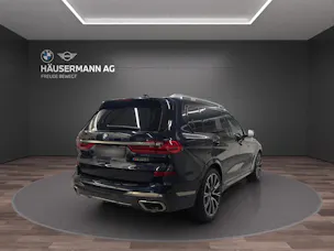 BMW X7 M50i