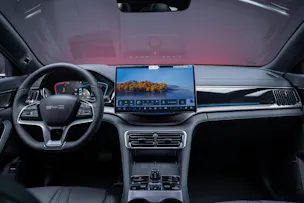 BYD Seal U DM-i Design AWD / Panorama / Head-Up Display / 360° Kamera