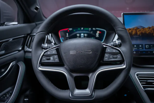 BYD Seal U DM-i Design AWD / Panorama / Head-Up Display / 360° Kamera
