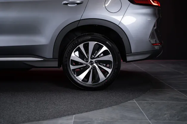 BYD Seal U DM-i Design AWD / Panorama / Head-Up Display / 360° Kamera