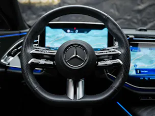 MERCEDES-BENZ E 200 AMG Line 9G-Tronic *Superscreen*Werksgarantie*Burmester*