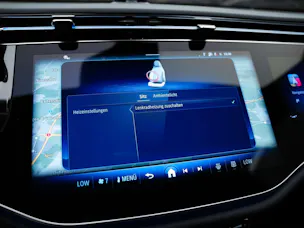 MERCEDES-BENZ E 200 AMG Line 9G-Tronic *Superscreen*Werksgarantie*Burmester*