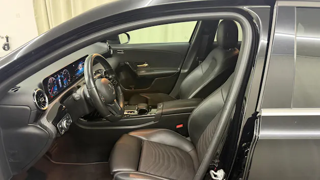 MERCEDES-BENZ A 180 7G-DCT