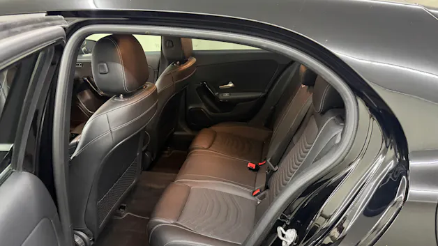 MERCEDES-BENZ A 180 7G-DCT