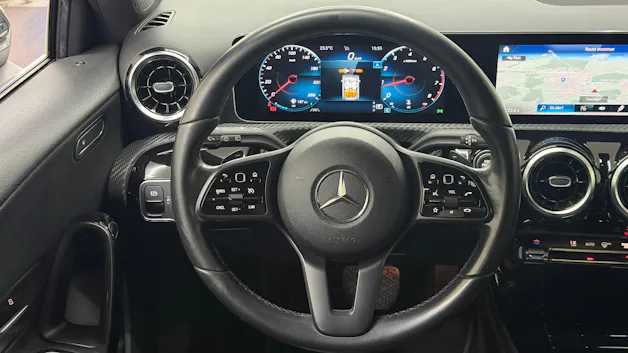 MERCEDES-BENZ A 180 7G-DCT