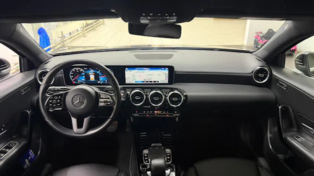 MERCEDES-BENZ A 180 7G-DCT