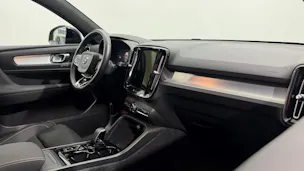 VOLVO XC40 2.0 B4 MH Ultra Dark
