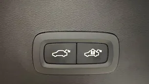VOLVO XC40 2.0 B4 MH Ultra Dark
