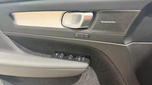 VOLVO XC40 2.0 B4 MH Ultra Dark
