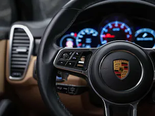 PORSCHE Cayenne 4.0 V8 GTS *CH Auto*Panorama*Massage*Allradlenkung*