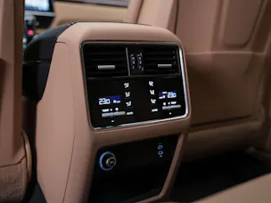 PORSCHE Cayenne 4.0 V8 GTS *CH Auto*Panorama*Massage*Allradlenkung*