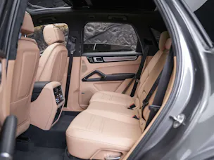 PORSCHE Cayenne 4.0 V8 GTS *CH Auto*Panorama*Massage*Allradlenkung*