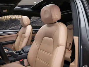 PORSCHE Cayenne 4.0 V8 GTS *CH Auto*Panorama*Massage*Allradlenkung*