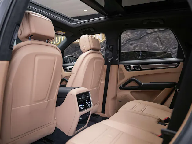 PORSCHE Cayenne 4.0 V8 GTS *CH Auto*Panorama*Massage*Allradlenkung*