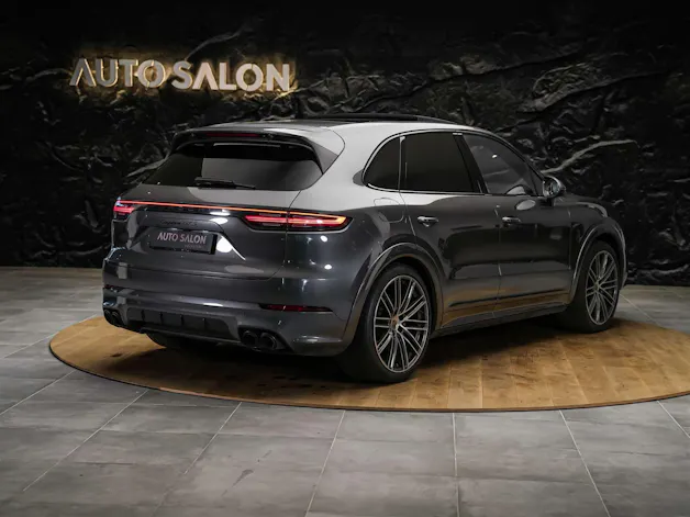PORSCHE Cayenne 4.0 V8 GTS *CH Auto*Panorama*Massage*Allradlenkung*