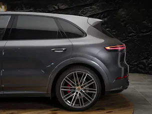 PORSCHE Cayenne 4.0 V8 GTS *CH Auto*Panorama*Massage*Allradlenkung*