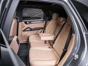 PORSCHE Cayenne 4.0 V8 GTS *CH Auto*Panorama*Massage*Allradlenkung*