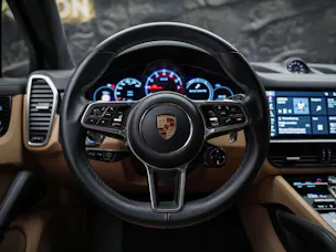 PORSCHE Cayenne 4.0 V8 GTS *CH Auto*Panorama*Massage*Allradlenkung*