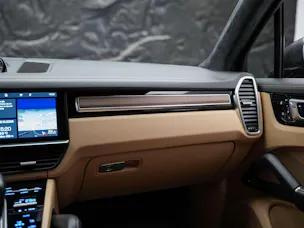 PORSCHE Cayenne 4.0 V8 GTS *CH Auto*Panorama*Massage*Allradlenkung*