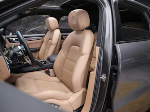 PORSCHE Cayenne 4.0 V8 GTS *CH Auto*Panorama*Massage*Allradlenkung*