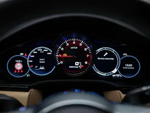 PORSCHE Cayenne 4.0 V8 GTS *CH Auto*Panorama*Massage*Allradlenkung*