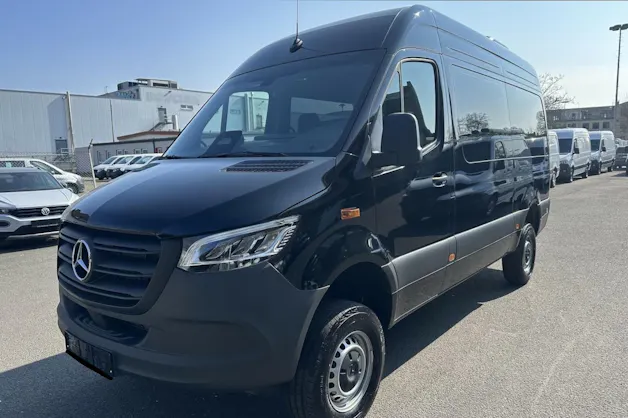MERCEDES-BENZ Sprinter 319 CDI Lang 9G-TRONIC 4x4 9 Sitzer