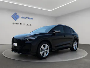 AUDI Q4 e-tron SUV quattro performance Swiss Ski