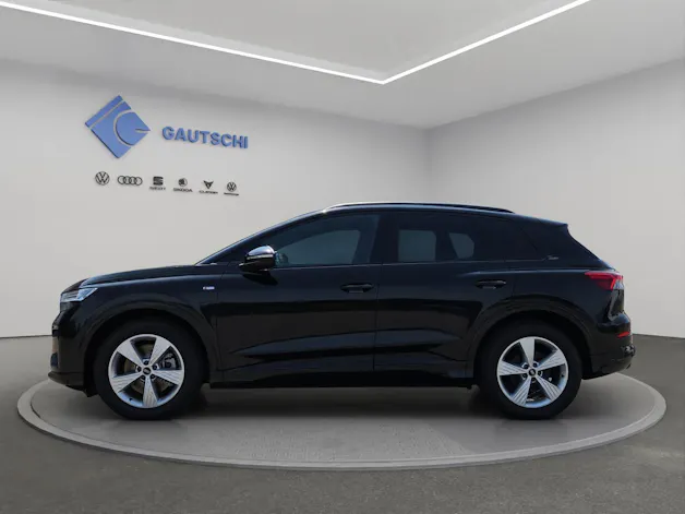 AUDI Q4 e-tron SUV quattro performance Swiss Ski
