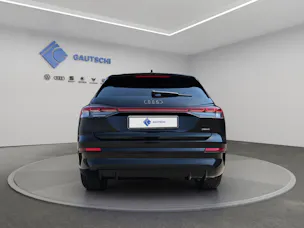 AUDI Q4 e-tron SUV quattro performance Swiss Ski