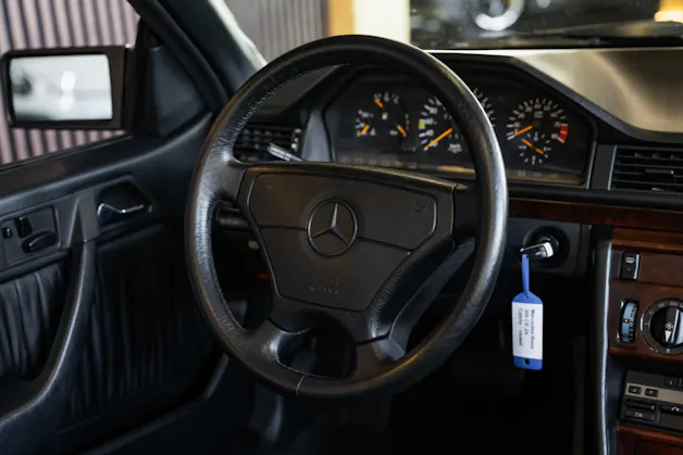 MERCEDES-BENZ 300 CE-24 Cabrio