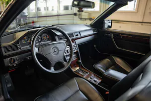 MERCEDES-BENZ 300 CE-24 Cabrio