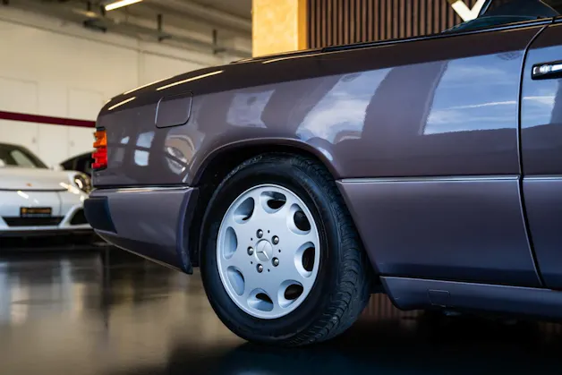 MERCEDES-BENZ 300 CE-24 Cabrio