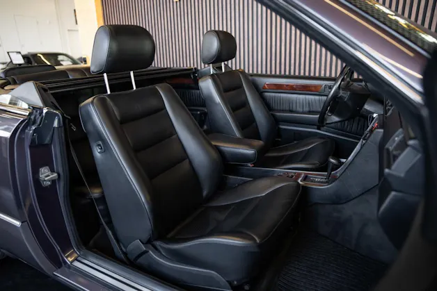 MERCEDES-BENZ 300 CE-24 Cabrio