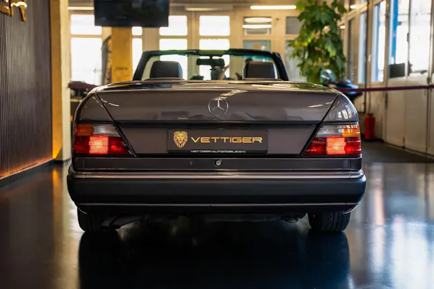 MERCEDES-BENZ 300 CE-24 Cabrio