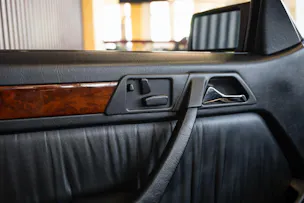 MERCEDES-BENZ 300 CE-24 Cabrio