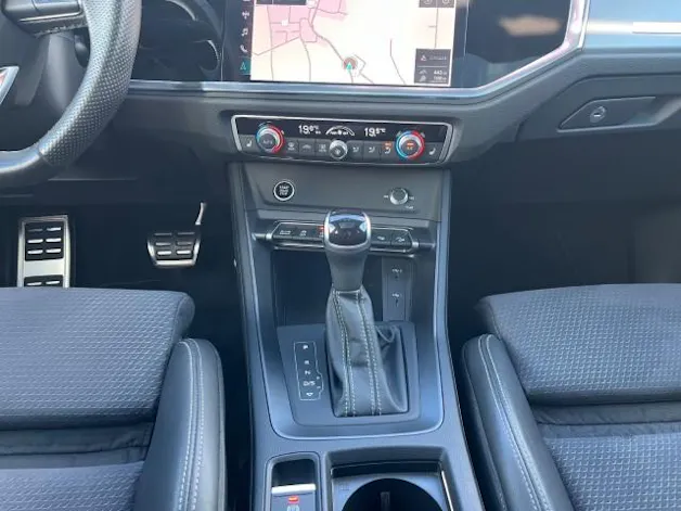 AUDI Q3 45 TFSI S line quattro S-tronic